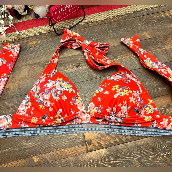 Jessica Simpson Other - Red tropical Jessica Simpson bikini top size small Fourth of July colors